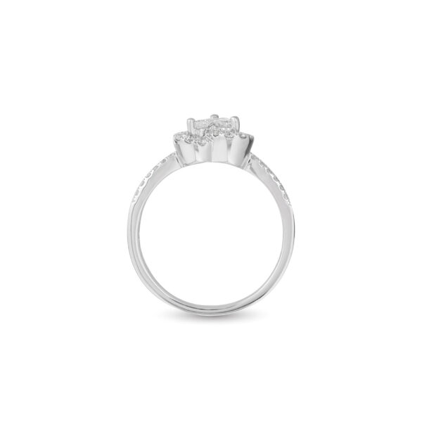 Diamond Ring in 18K White Gold