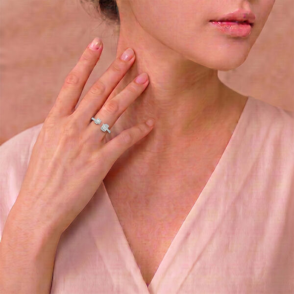 Diamond Ring in 18K White Gold