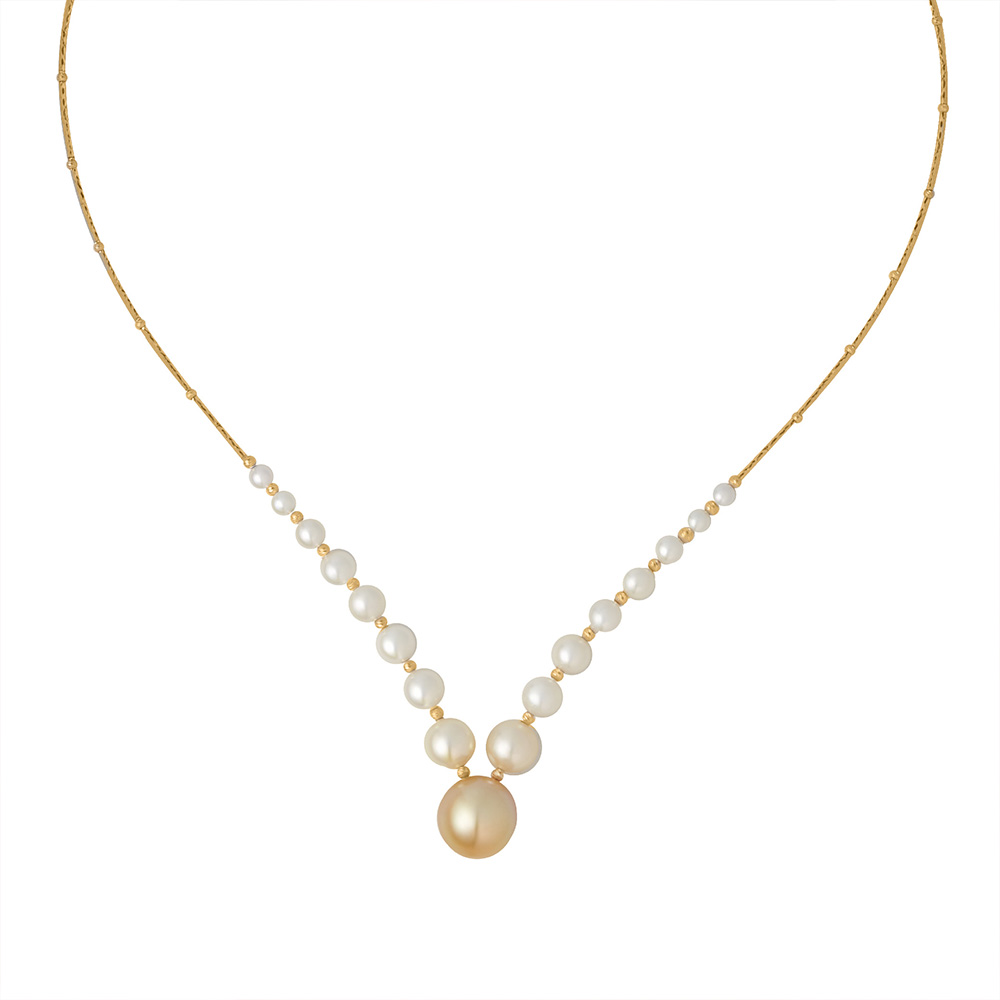Pearl Necklace in 18K Yellow Gold